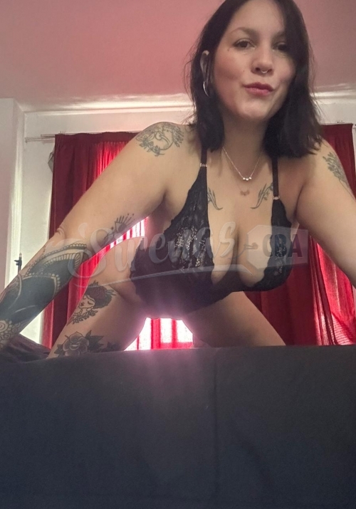 Hola hermosos, soy Mia una dulce morocha tal cual me ves en las fotos, me encanta cumplir tus ratones, la mejor onda y educacion te invito a conocerme...